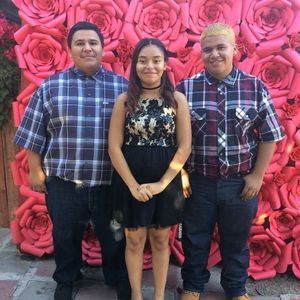 Meet your Posher, Efrain